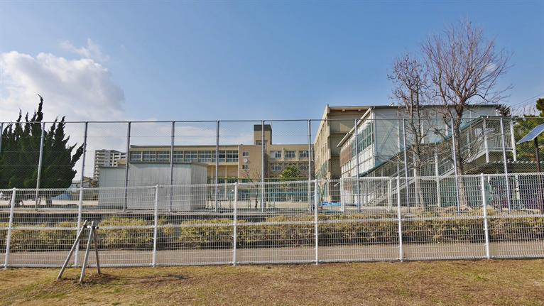 【小学校】福池小学校まで450ｍ
