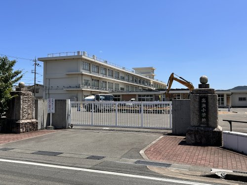 【小学校】高浜町立高浜小学校まで400ｍ