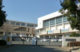 【小学校】秦野市立鶴巻小学校まで1301ｍ