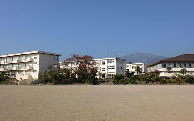【中学校】伊勢原市立山王中学校まで1635ｍ