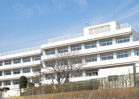 【中学校】秦野市立鶴巻中学校まで1270ｍ