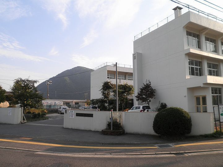 【小学校】亀山南小学校まで1064ｍ
