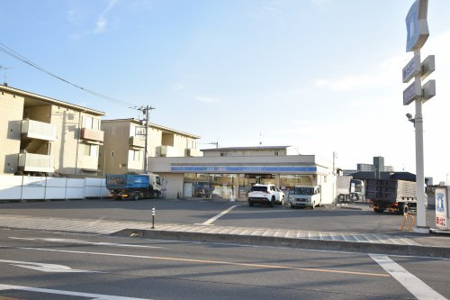 【コンビニエンスストア】ローソン　八潮駅南店まで450ｍ