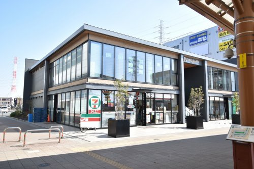 【スーパー】セブンイレブン八潮駅南口まで1000ｍ