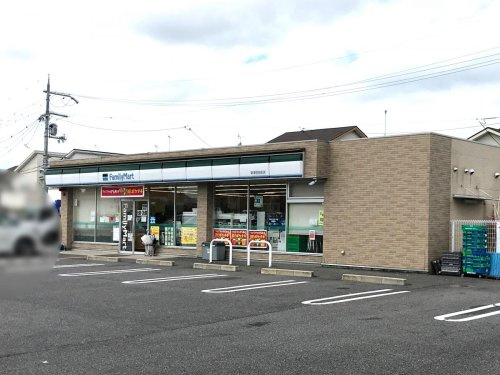 【コンビニエンスストア】ファミリーマート　草津団地前店まで887ｍ
