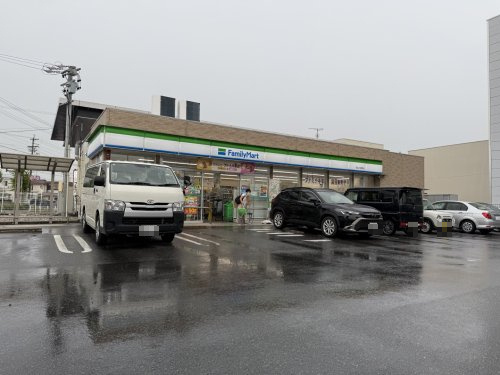 【コンビニエンスストア】ファミリーマート　守山川村町店まで391ｍ