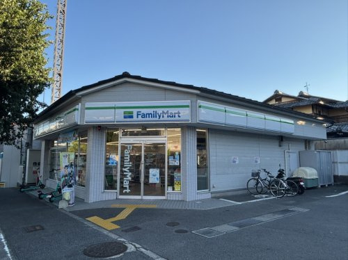 【コンビニエンスストア】ファミリーマート北野白梅町店まで1091ｍ