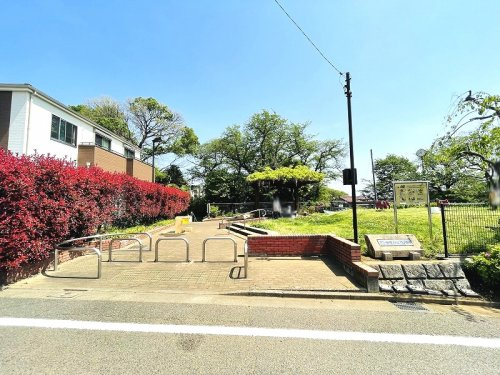 【公園】練馬区立中里みどり公園まで100ｍ