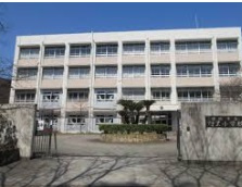 【小学校】野里小学校まで555ｍ
