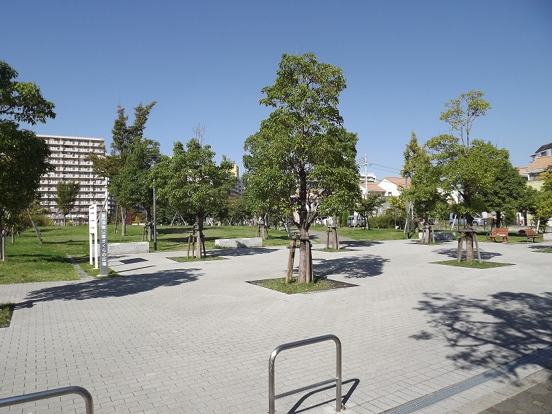 【公園】高須東公園さくらの広場まで869ｍ