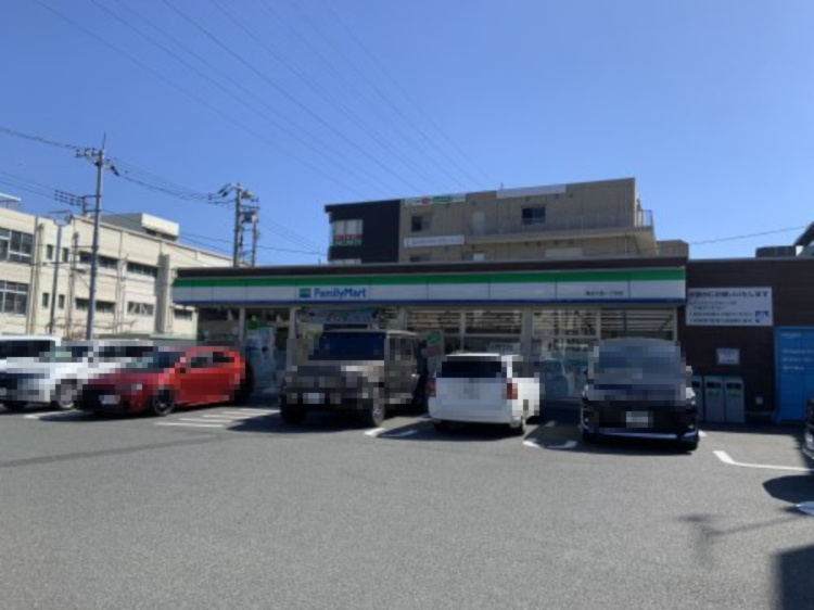 【コンビニエンスストア】ファミリーマート　横浜片倉一丁目店まで380ｍ