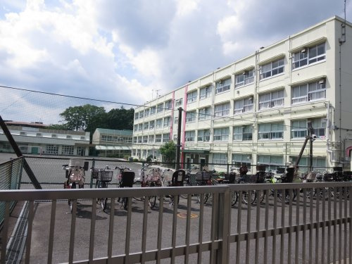 【小学校】横浜市立長津田小学校まで650ｍ
