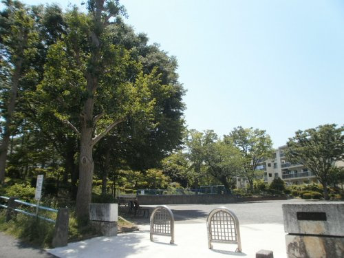 【公園】南長津田公園まで190ｍ