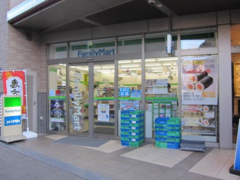 【コンビニエンスストア】ファミリーマート　金町六丁目店まで538ｍ
