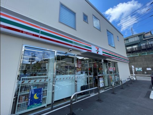 【コンビニエンスストア】セブンイレブン　横須賀長浦町店まで139ｍ