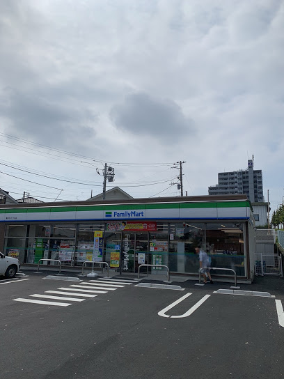 【コンビニエンスストア】ファミリーマートまで1019ｍ
