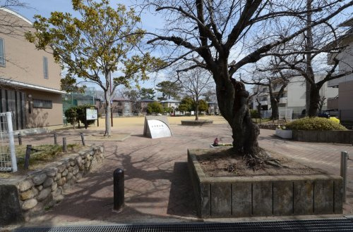【公園】小曽根公園まで717ｍ