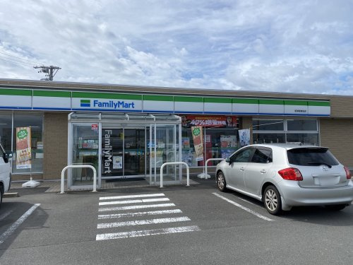 【コンビニエンスストア】ファミリーマート　焼津高新田店まで755ｍ