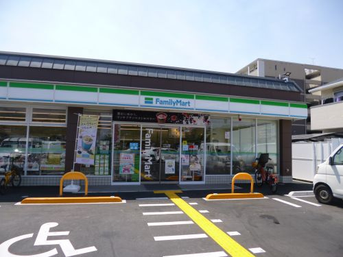 【コンビニエンスストア】ファミリーマート天神川高辻店まで1185ｍ