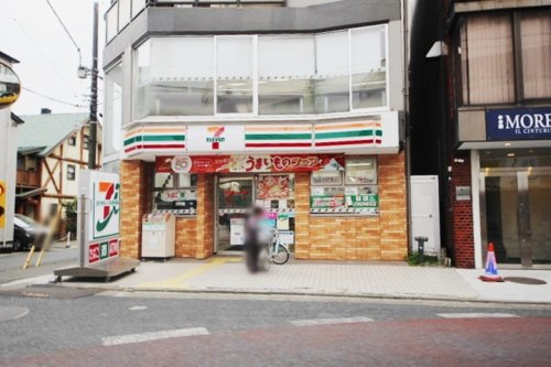 【コンビニエンスストア】セブンイレブン　西東京東町3丁目店まで45ｍ