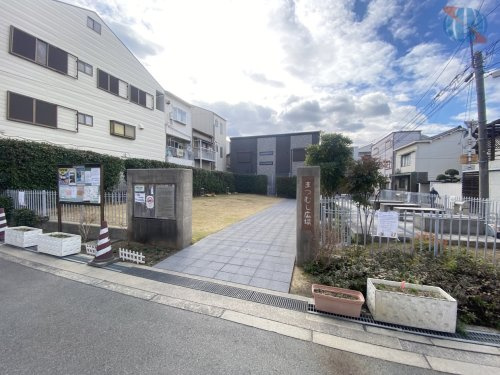 【公園】まつむし広場まで823ｍ