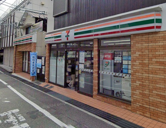 【コンビニエンスストア】セブンイレブン　阪急雲雀丘花屋敷駅前店まで931ｍ