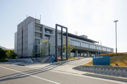 【市役所・区役所】海南市役所まで2376ｍ