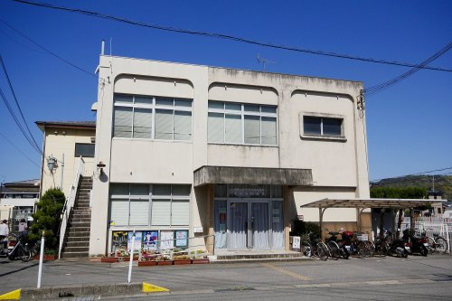 【市役所・区役所】和歌山市役所　木ノ本連絡所まで1644ｍ