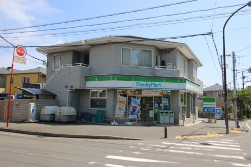 【コンビニエンスストア】ファミリーマートたかはし吉井店まで1086ｍ