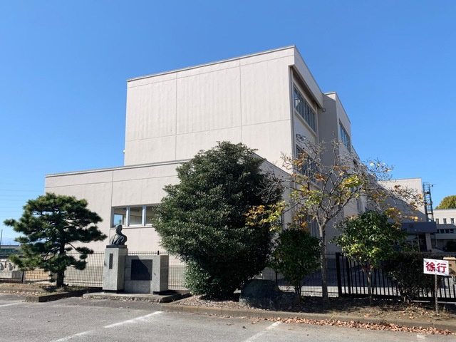 【小学校】太田市立綿打小学校 まで561ｍ