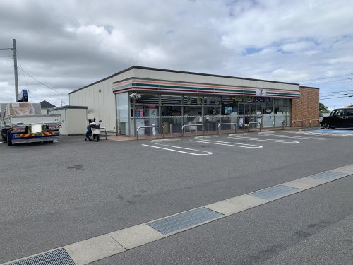 【コンビニエンスストア】セブンイレブン　紀の川東国分店まで1211ｍ