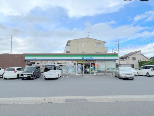 【コンビニエンスストア】ファミリーマート　寒川倉見東店まで243ｍ