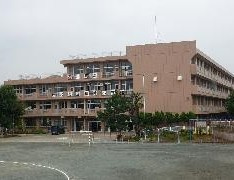 【小学校】椿峰小学校まで611ｍ