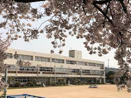 【小学校】たつの市立誉田小学校まで1265ｍ