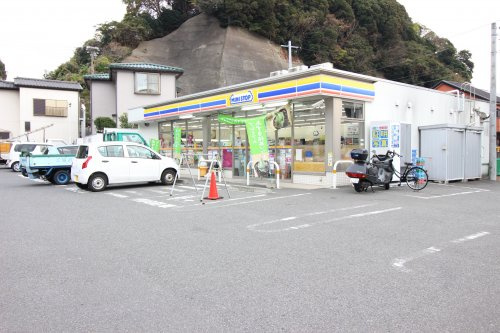 【コンビニエンスストア】ミニストップ東浦賀店まで939ｍ