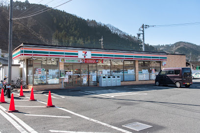 【コンビニエンスストア】セブンイレブン　青梅畑中3丁目店まで455ｍ