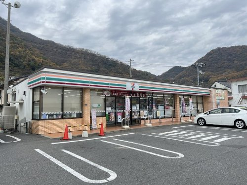 【コンビニエンスストア】セブンイレブン　三原須波店まで2190ｍ