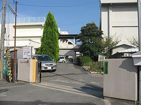 【小学校】久御山町立佐山小学校まで1800ｍ