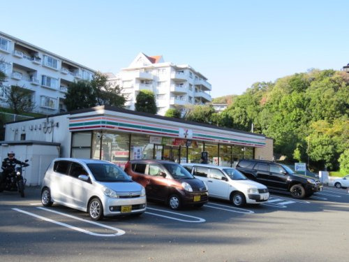 【コンビニエンスストア】セブンイレブン　向陽台五丁目店まで650ｍ