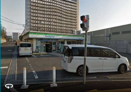 【コンビニエンスストア】ファミリーマート　泉北晴美台三丁店まで849ｍ