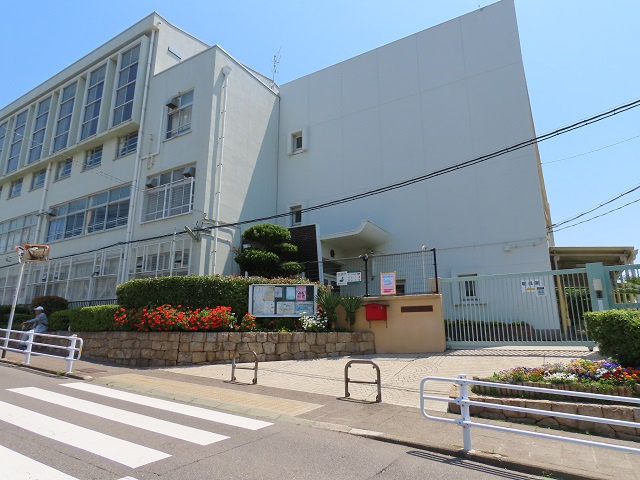 【小学校】神戸市立霞ケ丘小学校まで730ｍ