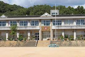 【小学校】たつの市立揖西西小学校まで2511ｍ