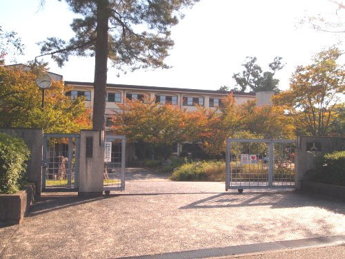 【中学校】西宮市立甲陵中学校まで1296ｍ