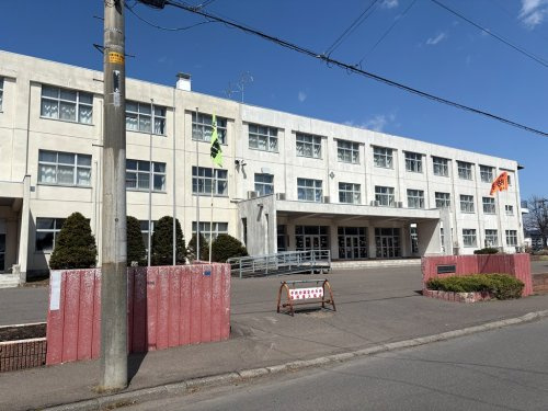 【小学校】恵庭市立恵み野小学校まで269ｍ