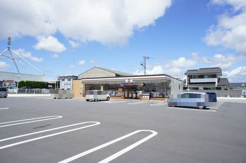 【コンビニエンスストア】セブン-イレブン佐野富岡町店まで552ｍ