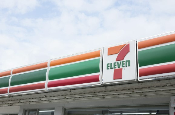 【コンビニエンスストア】セブンイレブン　佐野朱雀町店まで1400ｍ