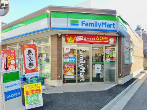 【コンビニエンスストア】ファミリーマート　西巣鴨駅東店まで518ｍ