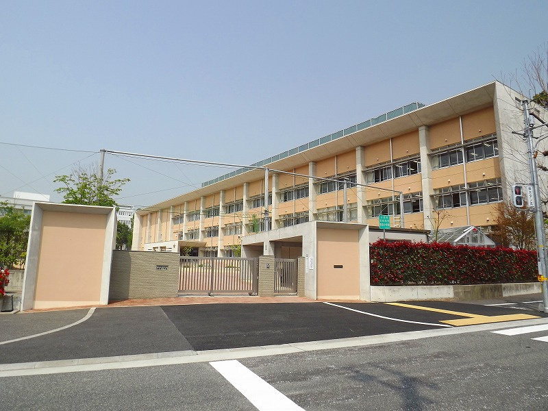 【小学校】芦屋市立精道小学校まで835ｍ