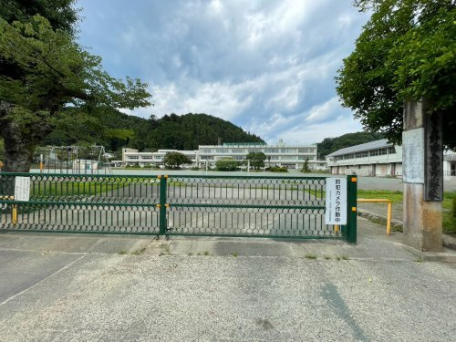 【小学校】あきる野市立五日市小学校まで1483ｍ