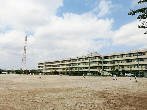 【中学校】三郷市立早稲田中学校まで1816ｍ